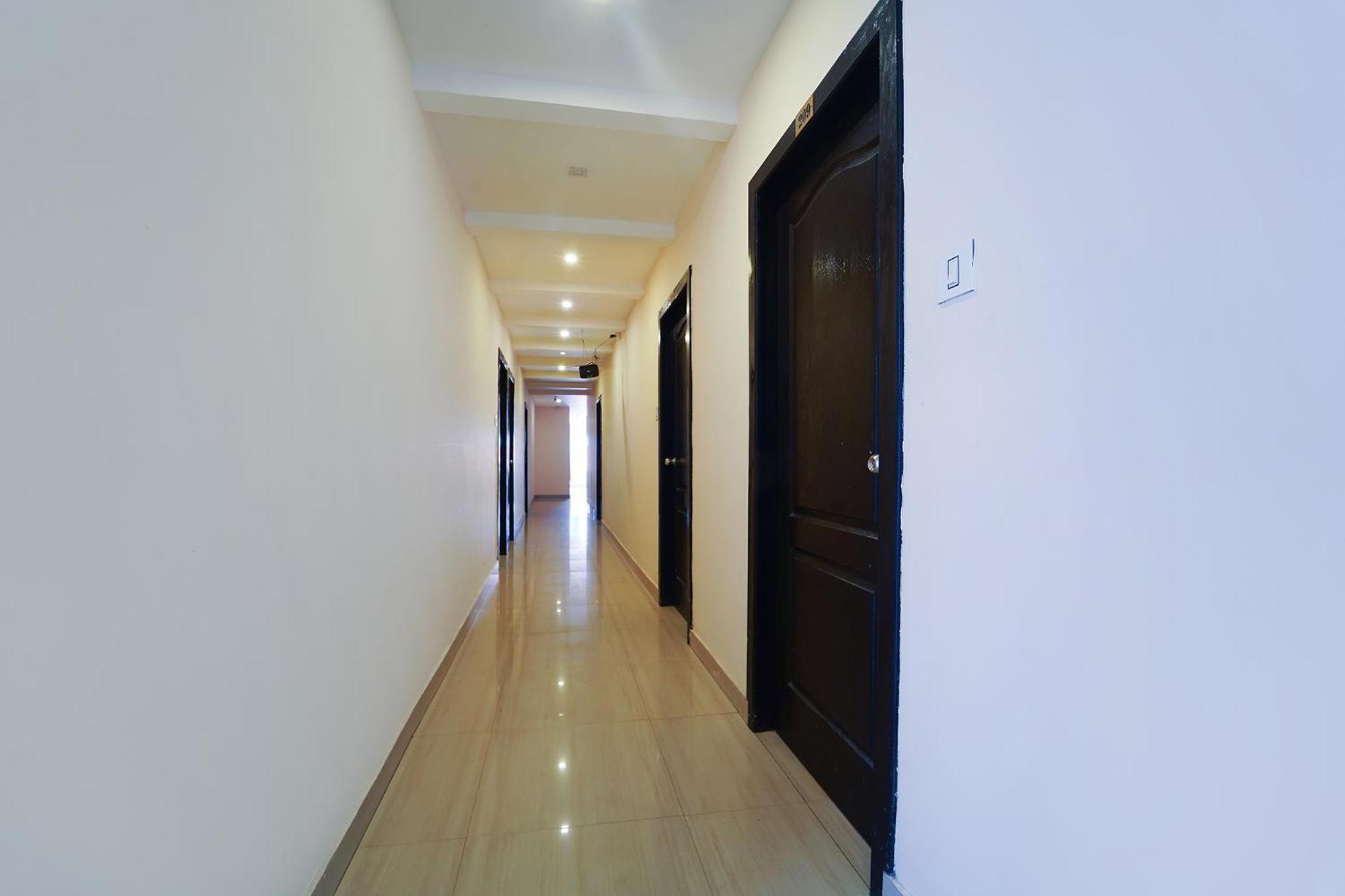 Zion Plaza Hotel Nedumbassery Exterior photo