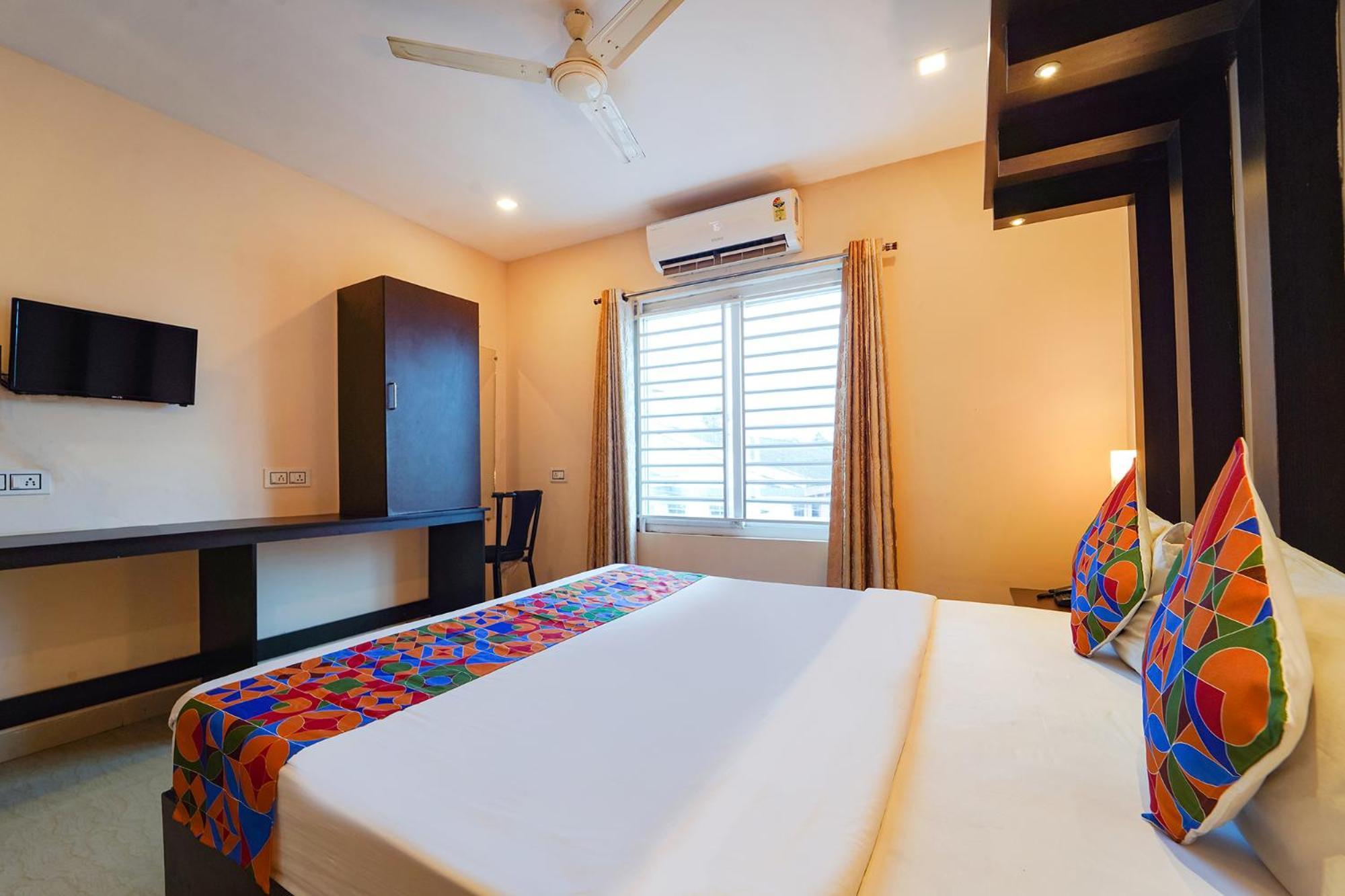 Zion Plaza Hotel Nedumbassery Exterior photo
