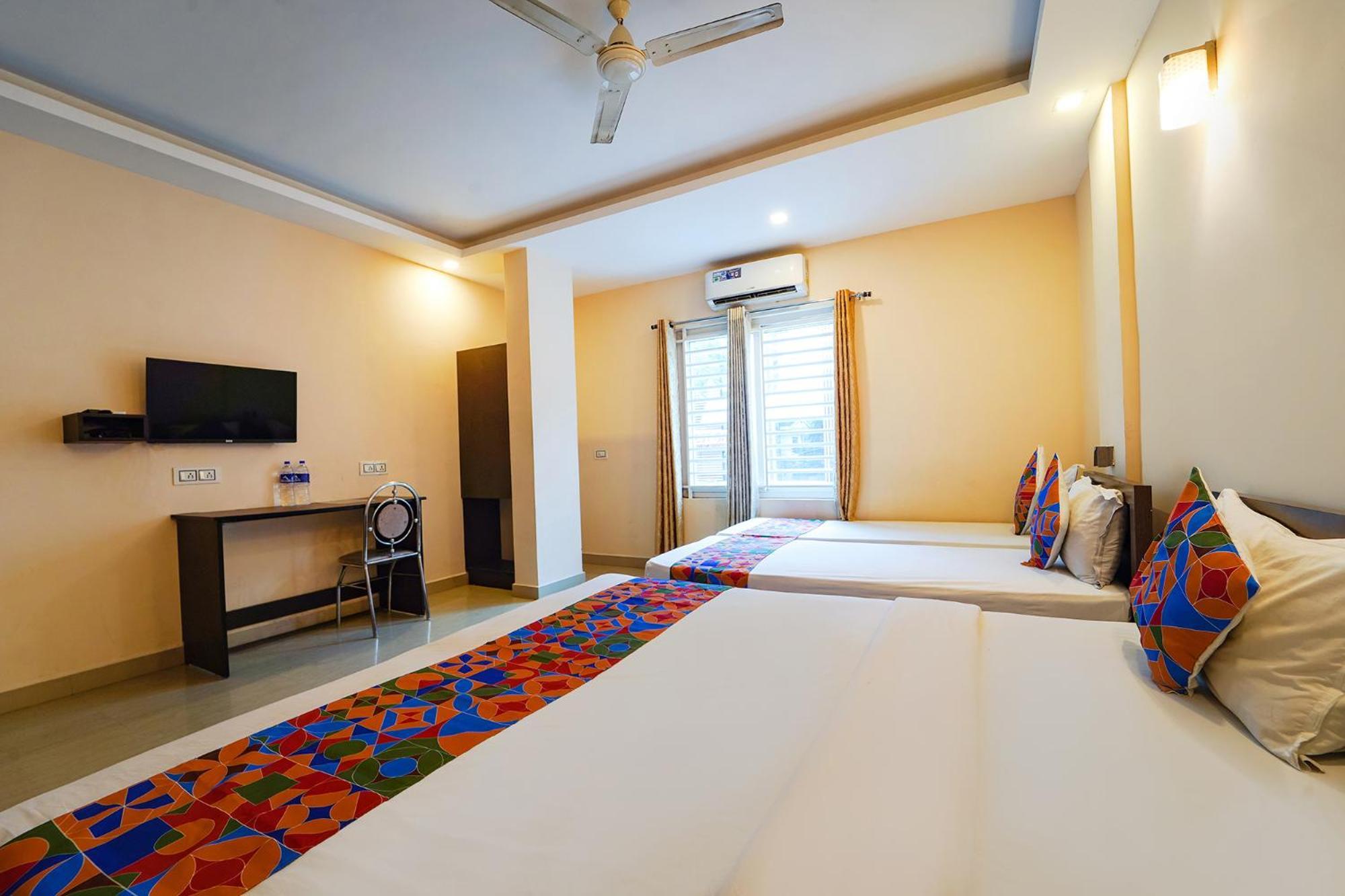Zion Plaza Hotel Nedumbassery Exterior photo
